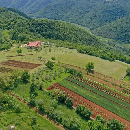 Solitude- Luxury Retreat Surrounded By Nature Near Labin Apartment