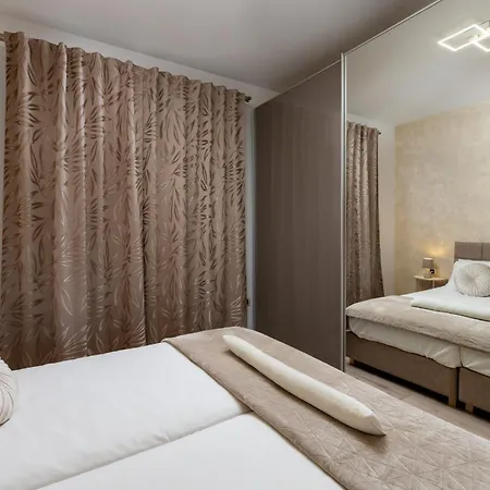 Apartment Solitude- Luxury Retreat Surrounded By Nature Near Labin *