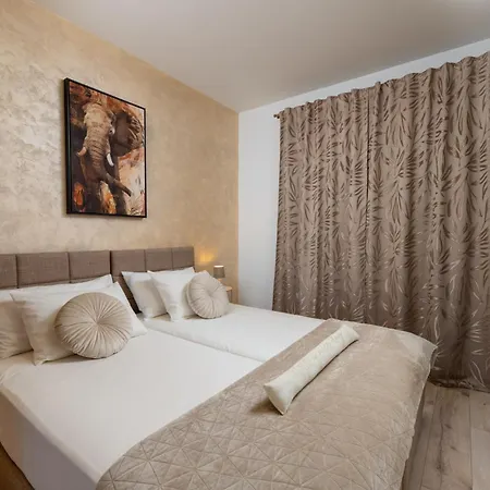 Solitude- Luxury Retreat Surrounded By Nature Near Labin Apartment
