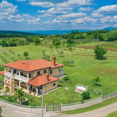 Apartment Solitude- Luxury Retreat Surrounded By Nature Near Labin Ruzici (Sveta Nedelja)